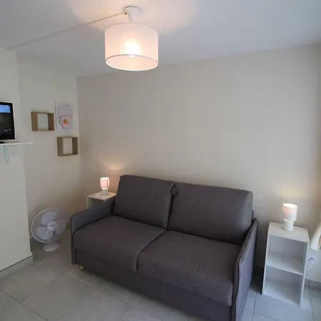 Apartment Studio Cabine Proche Plage Au Calme Agde